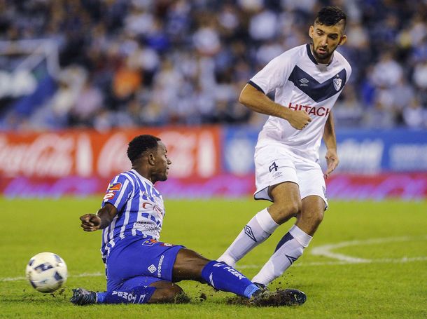Godoy Cruz aplastó a Vélez y es el único líder de la Zona 1