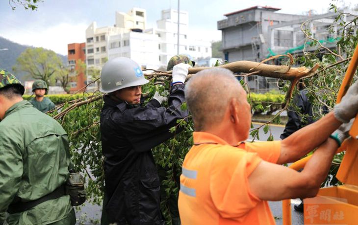 Tifón Dujuan causó múltiples daños en Taiwán