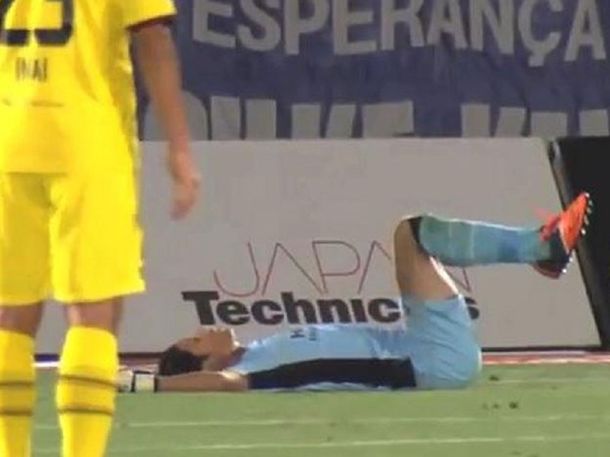 VIDEO: Un arquero se comió el peor gol en contra del año