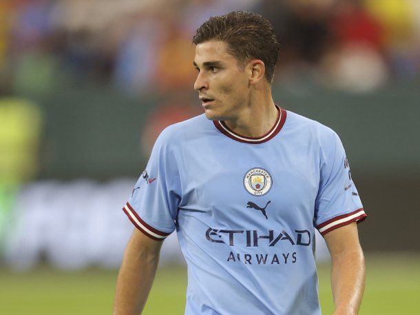 Hinchas del Manchester City le hicieron una canción a Julián Álvarez