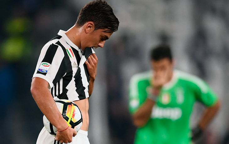 Suplencia y un extraño viaje a París: el peor momento de Dybala en la Juventus