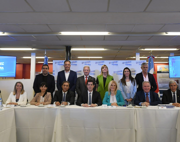 Magario encabezó reunión de  Vicegobernadores de la Argentina con Wado de Pedro