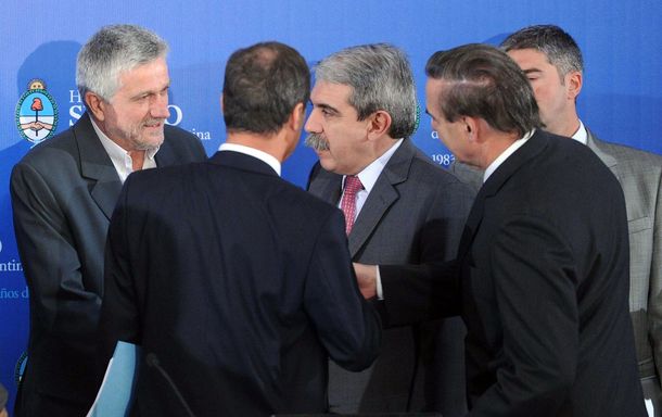 El Senado debate en comisión por el blanqueo de dólares