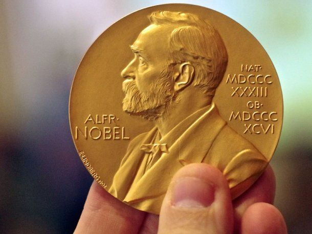 Otorgan el Premio Nobel de Física 2025 a tres científicos que demostraron efectos de la mecánica cuántica