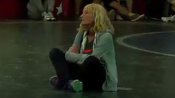 hizo una sentada en medio de un importante partido de futsal porque le taparon el garage hizo una sentada en medio de un importante partido de futsal porque le taparon el garage