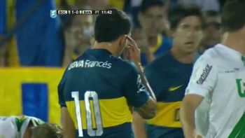 no aprende mas: perez volvio a pegar una dura patada y tevez se lo recrimino no aprende mas: perez volvio a pegar una dura patada y tevez se lo recrimino