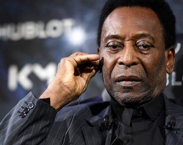 Pelé está internado hace seis días en un hospital de San Pablo