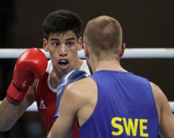 Verón pasó a octavos de final y Quiroga perdió en el debut