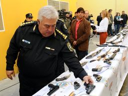 arrestan a mas de cien personas en un megaoperativo en la provincia de buenos aires arrestan a mas de cien personas en un megaoperativo en la provincia de buenos aires