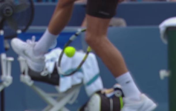 Con esta genialidad, el Nº1 del mundo del tenis quedó en ridículo