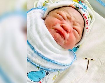 Viral: un bebé nació en Vietnam con el DIU de su madre en la mano
