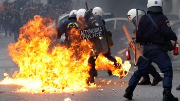 en medio de la crisis politica, el fmi suspende su ayuda a grecia en medio de la crisis politica, el fmi suspende su ayuda a grecia