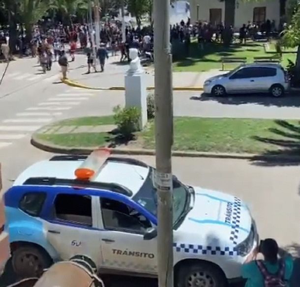 VIDEO: Tensión e incidentes en una protesta de trabajadores de una cooperativa de San Vicente