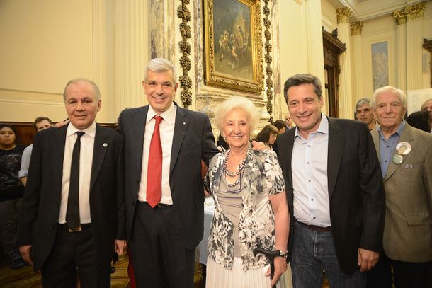Szifrón, Sabella y Saccomanno recibieron el Premio Democracia 2014