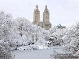 nueva york entro en estado de alerta y se prepara para la tormenta de nieve mas grande de su historia nueva york entro en estado de alerta y se prepara para la tormenta de nieve mas grande de su historia