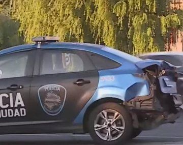 Una mujer se tiró de un auto en movimiento y provocó un choque en la General Paz