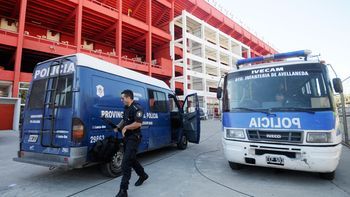 la policia y la gendarmeria custodian la practica del rojo la policia y la gendarmeria custodian la practica del rojo