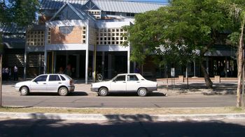 es el unico medico que atiende y lleva casi seis meses de guardia sin descanso es el unico medico que atiende y lleva casi seis meses de guardia sin descanso
