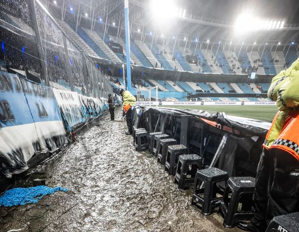 Mucha lluvia en Avellaneda: así está el Cilindro en el duelo entre Racing y Peñarol