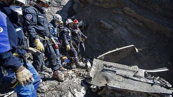 confirmado: el copiloto quiso estrellar el avion confirmado: el copiloto quiso estrellar el avion