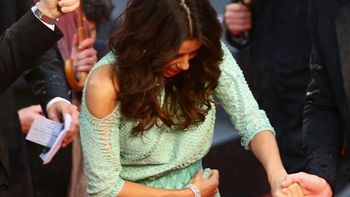 mostro sus partes intimas en un festival mostro sus partes intimas en un festival