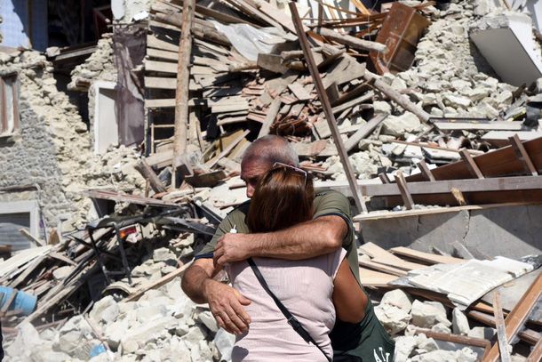 Ascienden a 159 los muertos por el terremoto en el centro de Italia