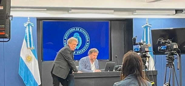 Por qué se demoró el mensaje de Luis Caputo