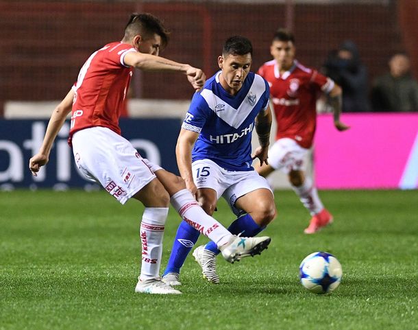 Vélez eliminó en los penales a Huracán y pasó a cuartos de la Copa
