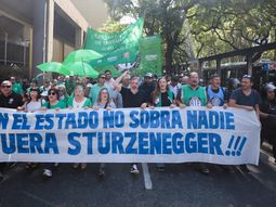 Siguen las protestas de los gremios estatales.