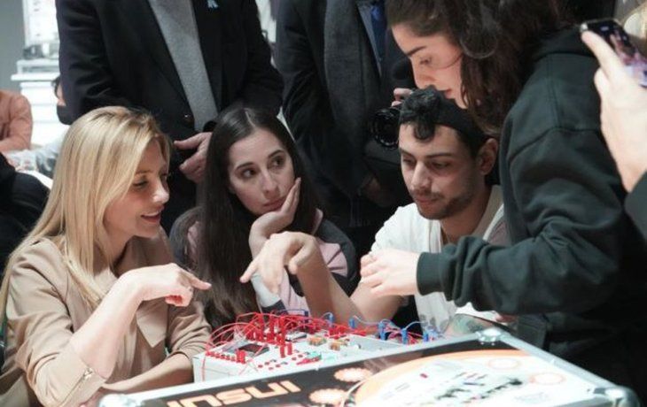 Fabiola Yañez inauguró en Tecnópolis un laboratorio de artes electrónicas para niños y adolescentes