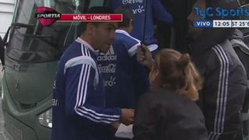 mira otra vez a tevez vestido como jugador de la seleccion mira otra vez a tevez vestido como jugador de la seleccion