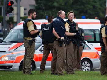 Investigan si uno de los muertos es un tirador