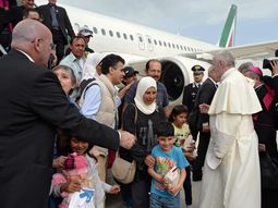 francisco regreso a roma con doce inmigrantes sirios francisco regreso a roma con doce inmigrantes sirios