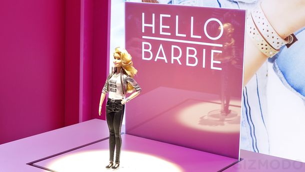 Piden prohibir a Hello Barbie, la muñeca conectada a internet