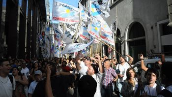 marcharon para pedir vacantes en escuelas publicas portenas marcharon para pedir vacantes en escuelas publicas portenas