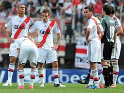 river perdio ante racing y cayo en zona de descenso river perdio ante racing y cayo en zona de descenso