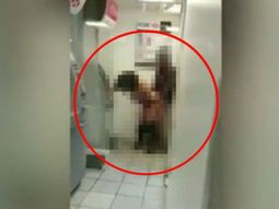 A la pareja no les importó que los estuvieran observando A la pareja no les importó que los estuvieran observando