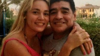 maradona fue al hospital acompanado de rocio oliva maradona fue al hospital acompanado de rocio oliva