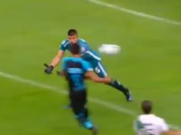 El pibe Romero le sacó la vista a la pelota y lo pagó caro
