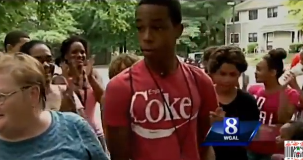 Dos chicos de 15 años salvan a una chica de un secuestro