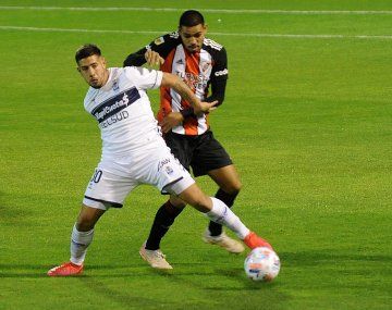 River acentuó su mala racha y empató con Gimnasia en La Plata