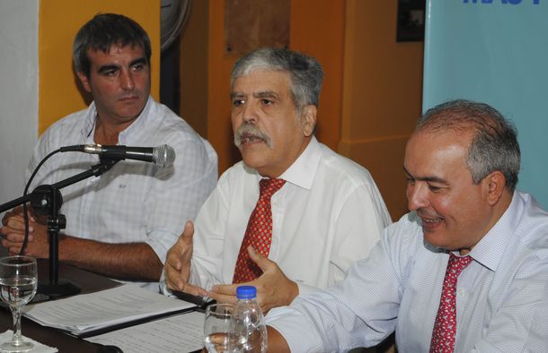 De Vido: Se quiere imponer una estructura de costos que no es real