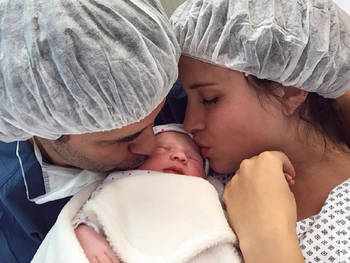La primera foto de Mariano Martínez con su hija Alma y Camila Cavallo