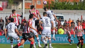 gimnasia empato con barracas y se alejo de la lucha por el campeonato gimnasia empato con barracas y se alejo de la lucha por el campeonato