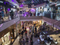 Dos reconocidas marcas de ropa femenina anunciaron su cierre tras más de 30 años