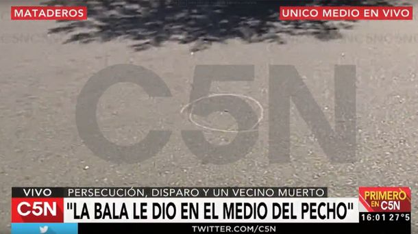 Un mecánico fue asesinado en medio de un tiroteo en Mataderos