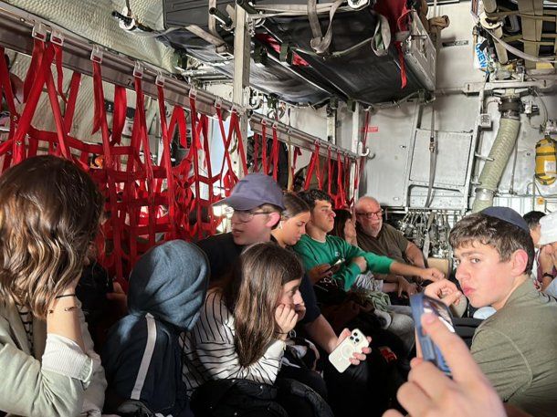 Así llegó a Roma el Hércules con argentinos repatriados desde Israel