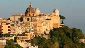 otro gesto del papa: francisco abre al publico su residencia veraniega otro gesto del papa: francisco abre al publico su residencia veraniega