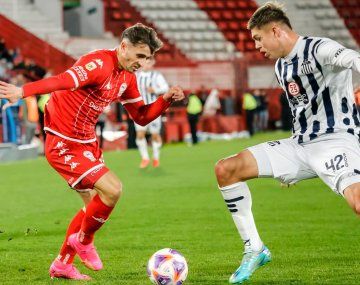 Talleres venció por 2-1 a Huracán y complicó su situación con el descenso