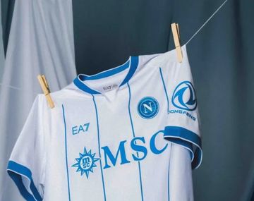 Napoli presentó una camiseta en homenaje a Argentina: el video fue grabado en Buenos Aires